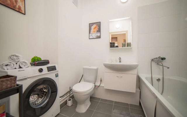 BeGuest на Академика Ландау 36