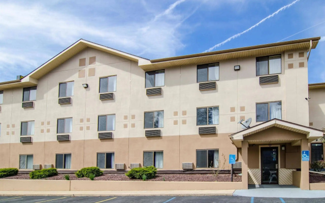 Motel 6 Montoursville, PA - Williamsport