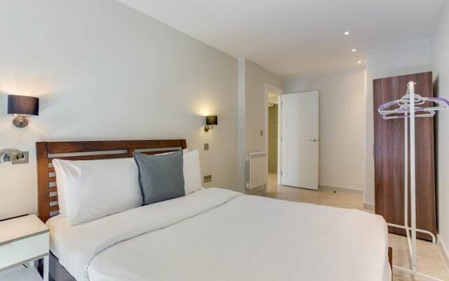 Spacious 1 Bed Near Tube in East London