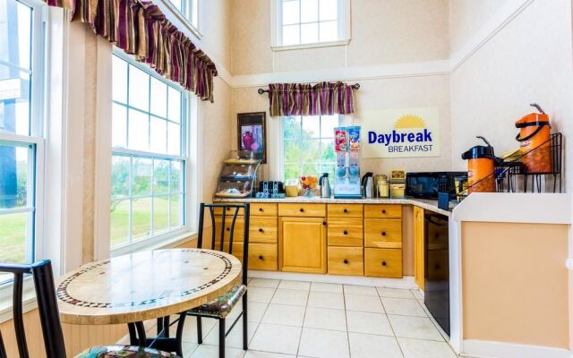 Days Inn by Wyndham Cornelia