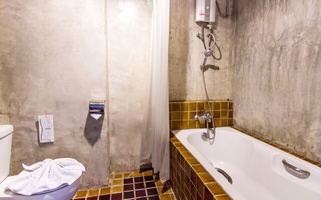 B2 Mahidol Boutique & Budget Hotel