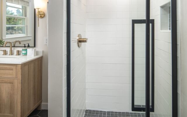 The Victorian Inn Blowing Rock