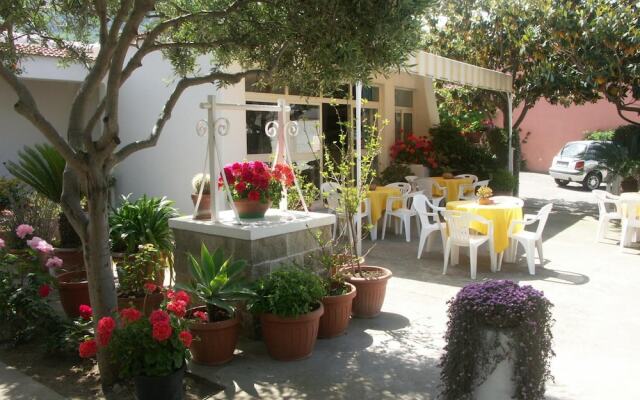 Hotel Villa Mena