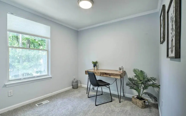Walk to Dtwn & Breweries: Townhome in Cary!