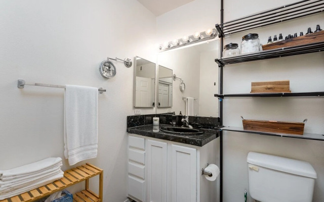 Villa Edge 2 Bedroom Condo by RedAwning