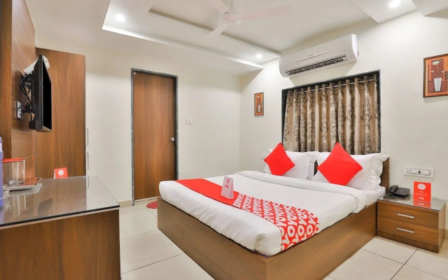 Hotel Moris Banquets by OYO Rooms