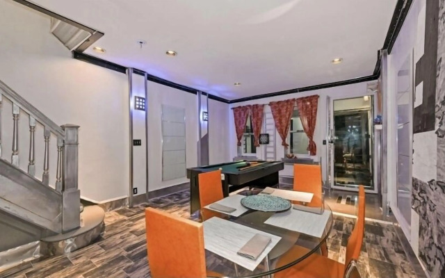 Stylish 4 bedroom home near Philadelphia