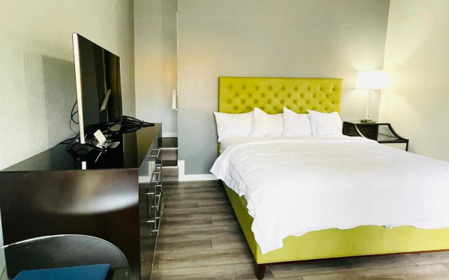 Tides Inn & Suites