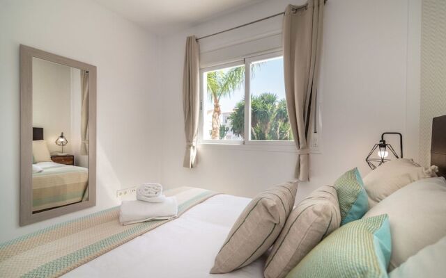 Sunny Camelia Villa Heated pool