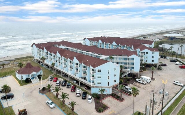 Seascape 2216 Hotel Room