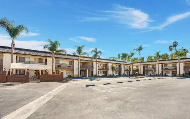 Stanford Inn & Suites Anaheim