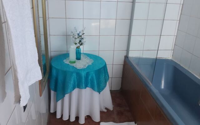 Diphororo Guest House