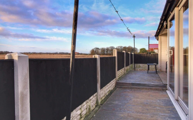 Sea View Retreat - Free Wifi