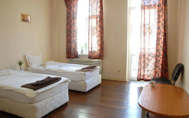 Hostel Lavele