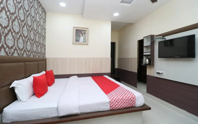 Hotel V2v by OYO Rooms