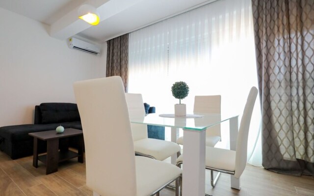 Sandy Beach Apartments