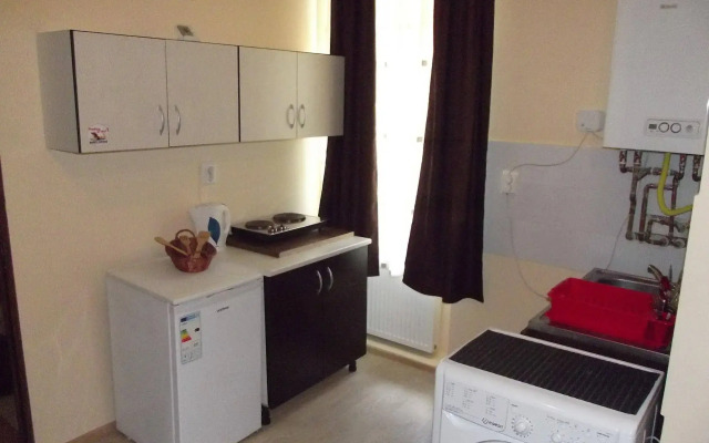 Main Square Apartments & More