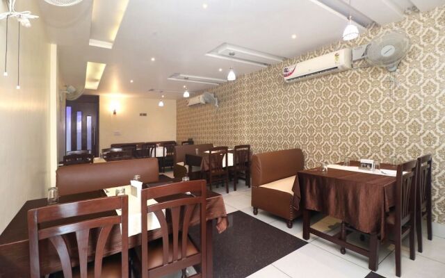 OYO 22012 Hotel B1