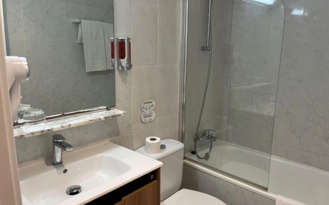 Aneto Hotel