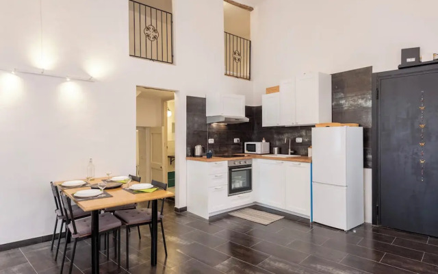 Excellent 2-bed flat in Genoa's Old Town