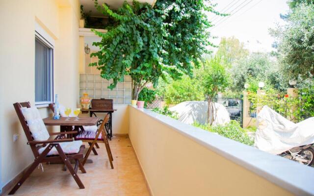 The happy house- 5 minutes walk from the sea
