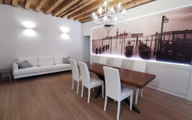 Deluxe 3 Bedrooom Flat in Rialto