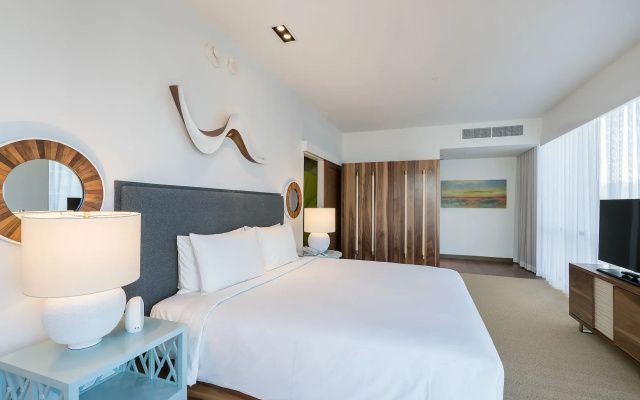 Hyatt Centric Waikiki Beach