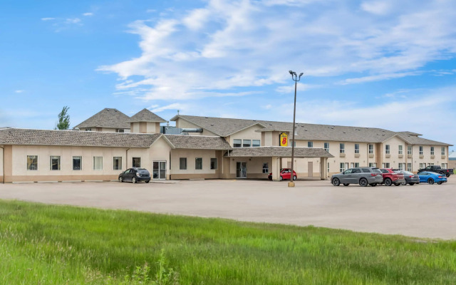 Super 8 by Wyndham Meadow Lake
