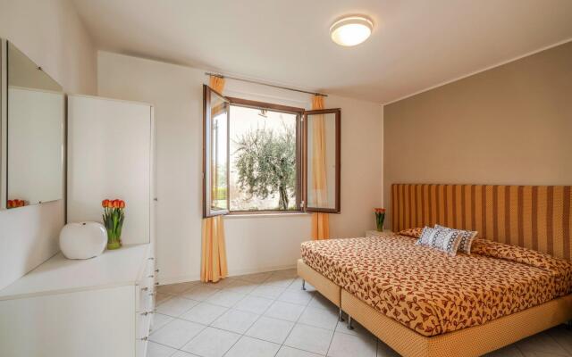 Apartment in Manerba with barbecue