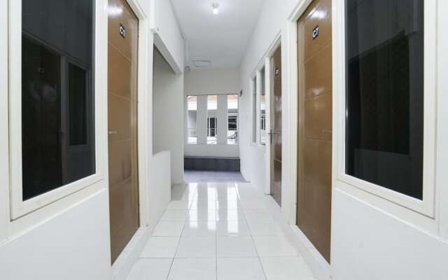 F7 Residence by OYO Rooms