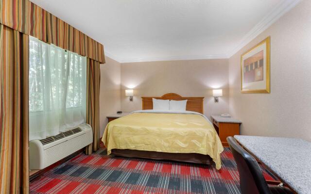 Quality Inn & Suites Oceanside near Camp Pendleton