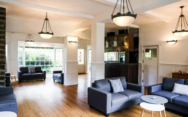 Elizabethan Lodge