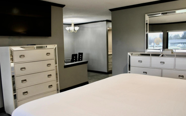 Carlton Lodge Adrian