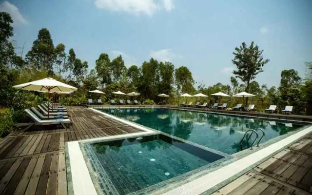 Farmhouse Resort & Spa