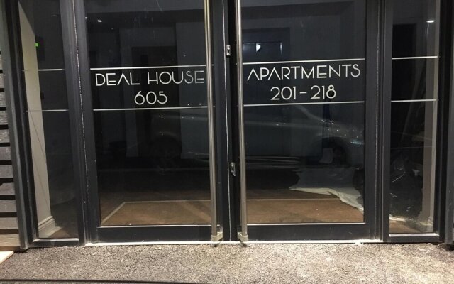 Hotl Aparts at Deal House