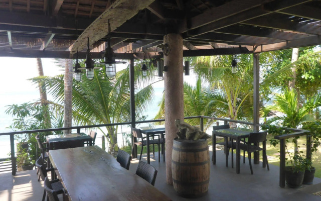 Island View Beachfront Resort