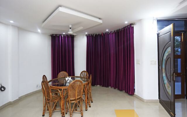 OYO 10198 Hotel Aris