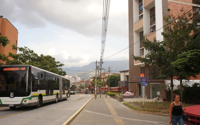 Apartaestudio Loft Comodo Belen, Frente Metroplus