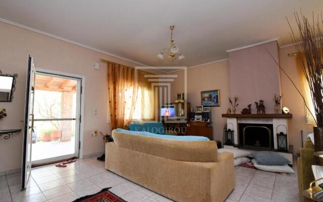 Summer House Toula