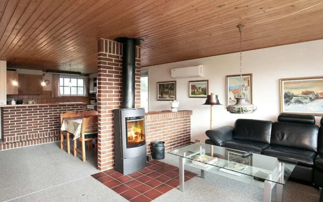 6 Person Holiday Home in Blavand