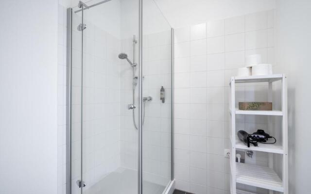 FeelGood Apartments LakeLiving