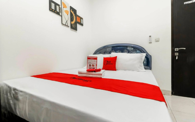 RedDoorz Plus near Trisakti University