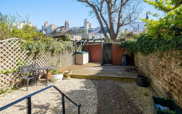 Bright City Centre Flat With Sea 2 Mins Away
