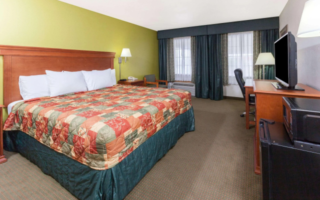 Days Inn by Wyndham Shawnee