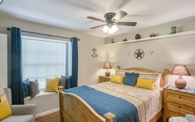 Southwest Splendor 2BR Tempe Townhome