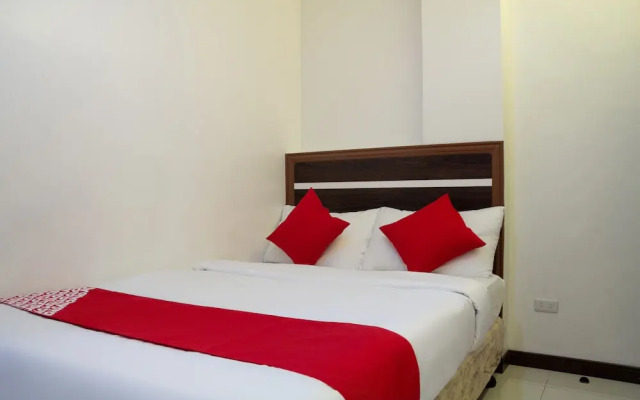OYO 165 Circle-b Apartelle & Suites (Vaccinated Staff)