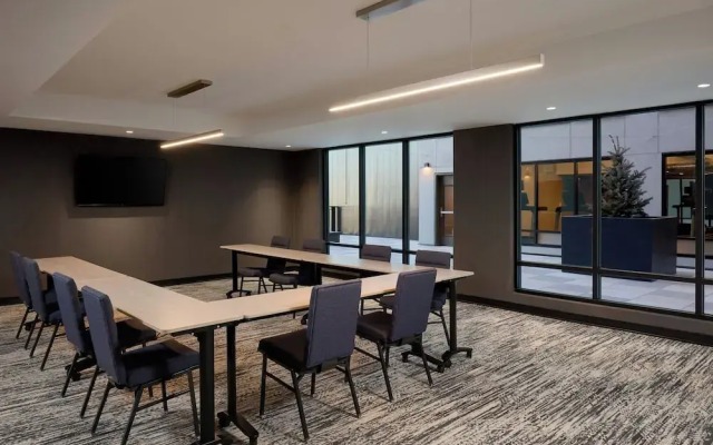 Courtyard by Marriott Denver Downtown Stadium Area