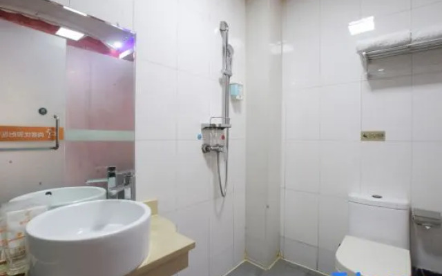 Junyi Hotel Chain (Anyang Railway Station North Street Branch)