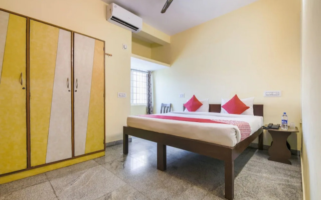 OYO 17136 Hotel Chinmayee Inn
