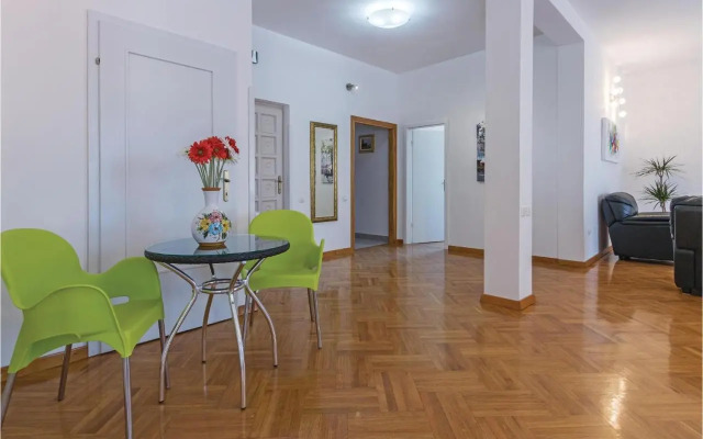 Apartment Sad Cr